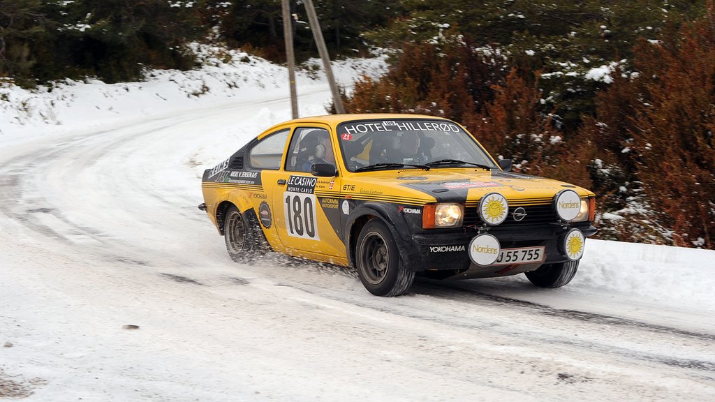 Per Vilslev og Erik Andersen på vej mod en placering som nr. 68 i 2018. Bilen er den samme, som Holger Helle kørte med i løbet for 40 år siden.
(Foto: Viggo Johansen)